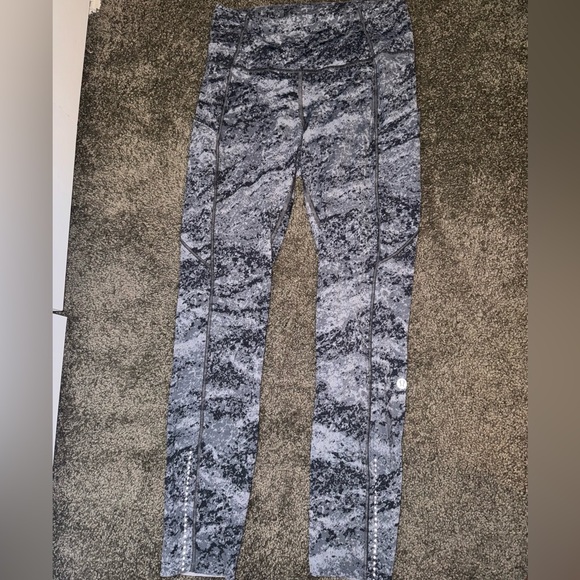 Lululemon leggings with pockets - Picture 1 of 6